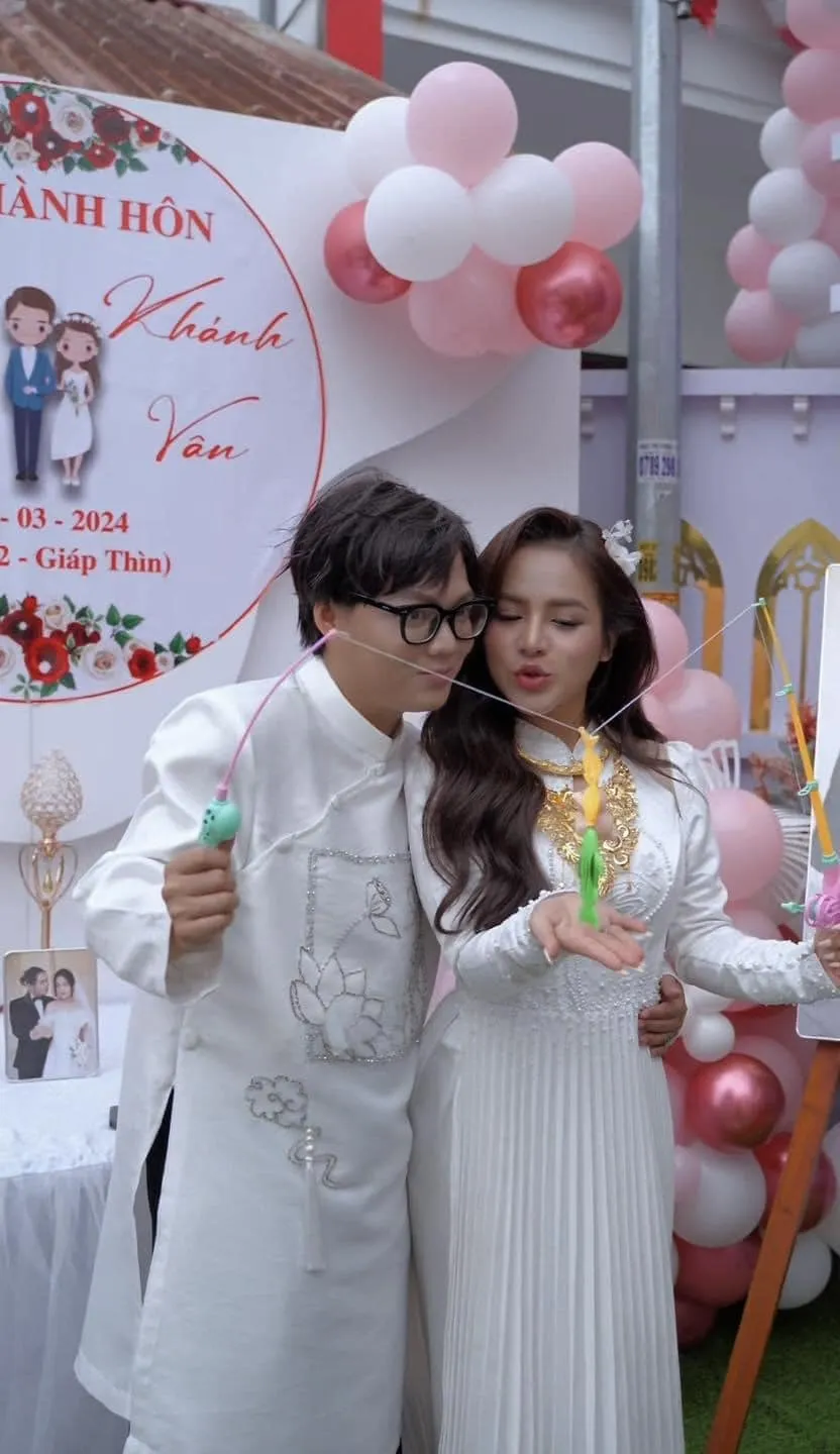 pham-thoai-khoe-livestream-50-ty-nhung-lai-bi-dan-mang-mia-mai (2)