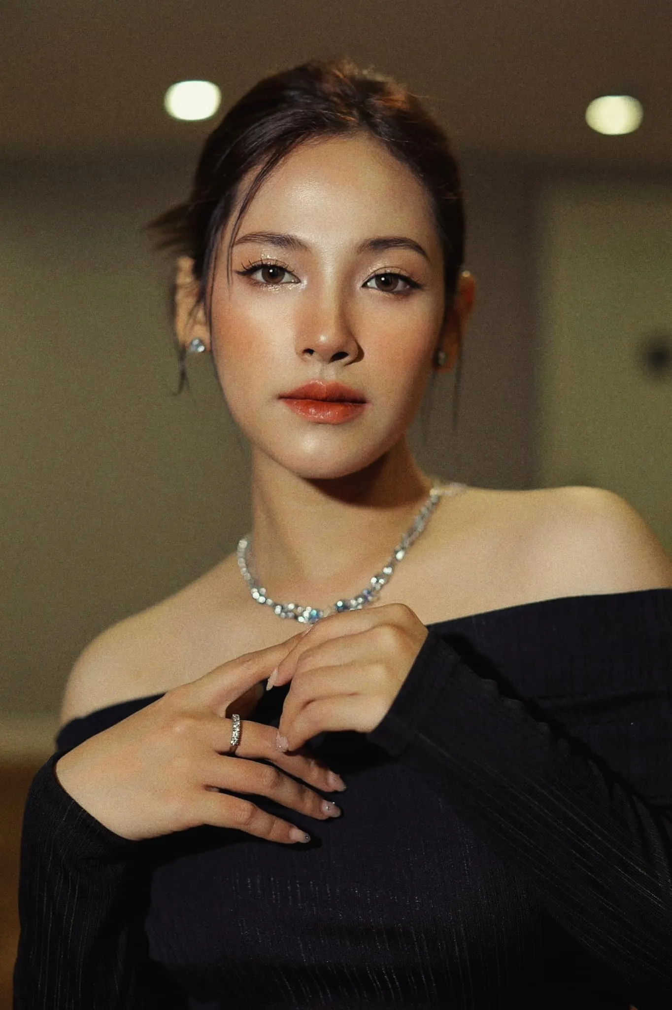 xon-xao-hinh-anh-cara-phuong-co-cu-chi-than-mat-nghi-van-hen-ho-dong-gioi (10)