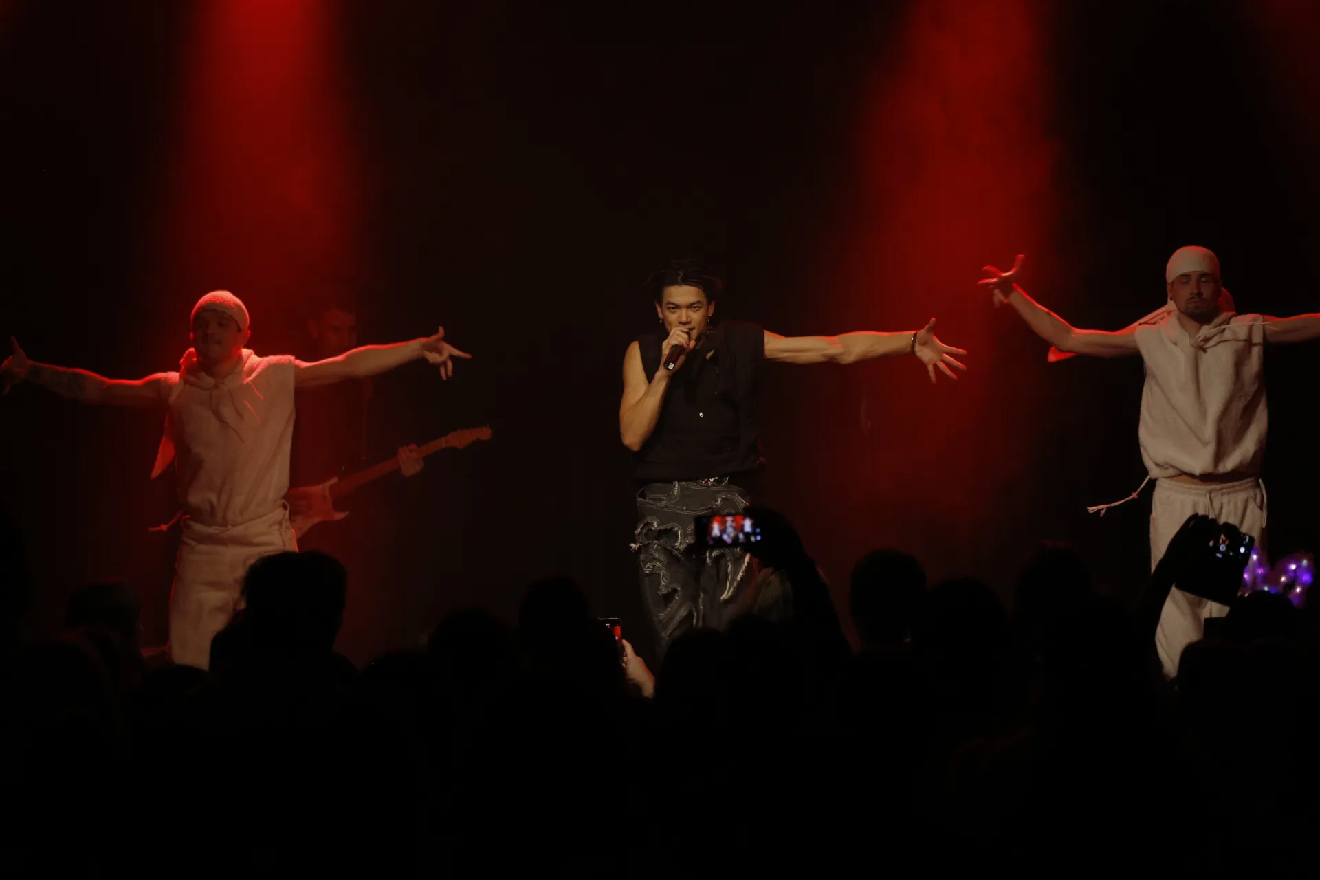 trong-hieu-anh-trai-vuot-ngan-chong-gai (10)