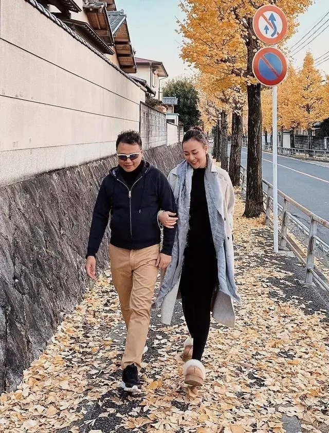 phuong-oanh-lo-dien-can-ngay-lam-bon (2)