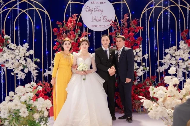 con-re-lon-hon-me-vo-mot-tuoi-gay-sot-tai-lao-cai (5)