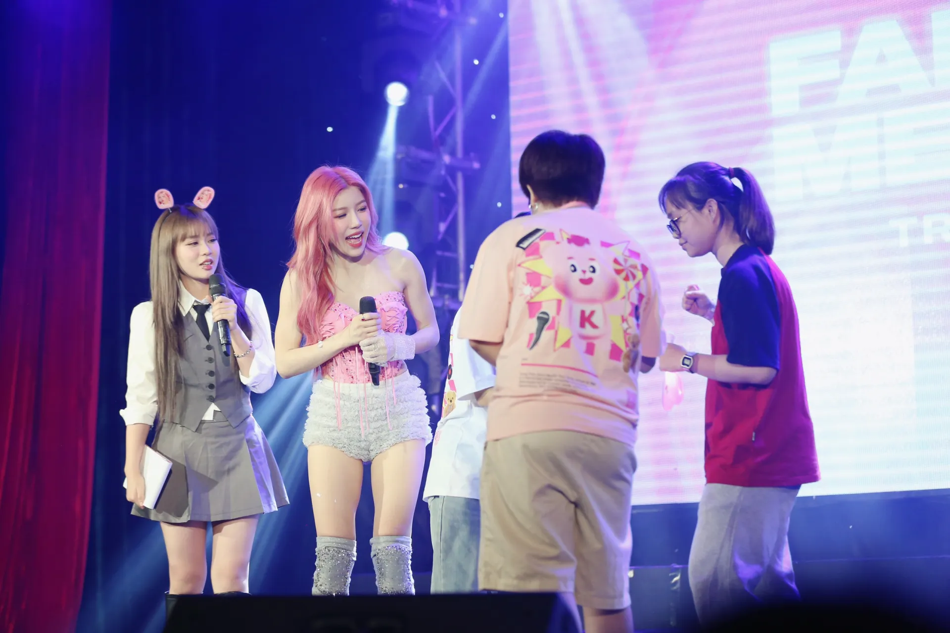 fan-meeting-trang-phap (6)