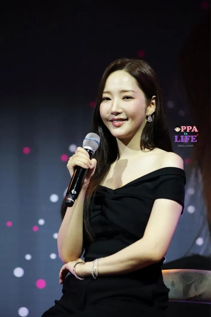 bat-ngo-truoc-nhan-sac-hien-tai-cua-park-min-young (6)