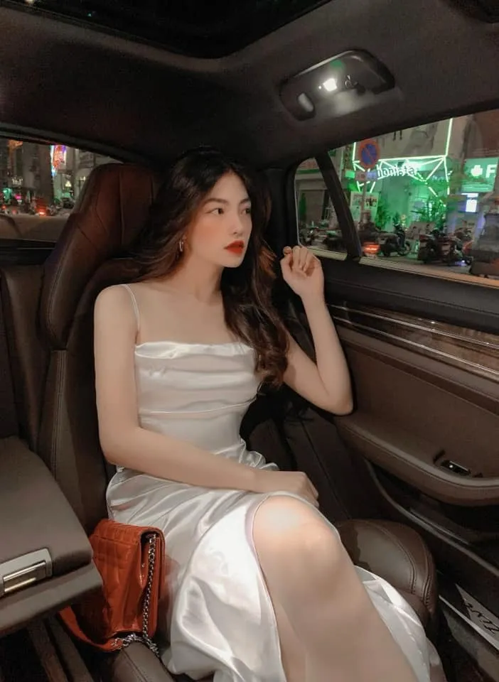 ro-tin-ngo-kien-huy-ra-mat-nha-ban-gai-tin-don (10)