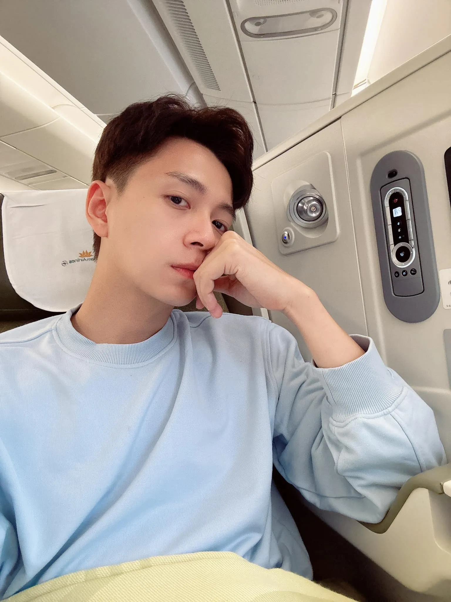 ro-tin-ngo-kien-huy-ra-mat-nha-ban-gai-tin-don (11)