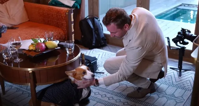 minh-tu-lan-dau-cong-bo-khoanh-khac-duoc-chong-tay-cau-hon-bang-dong-ho-vang (11)