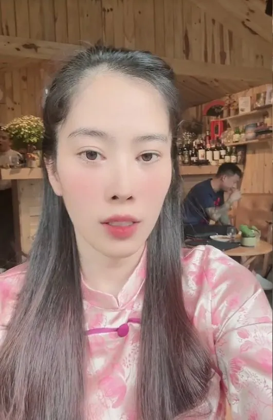 nam-em-cong-khai-hinh-anh-ban-trai-ban-thit-lon (4)