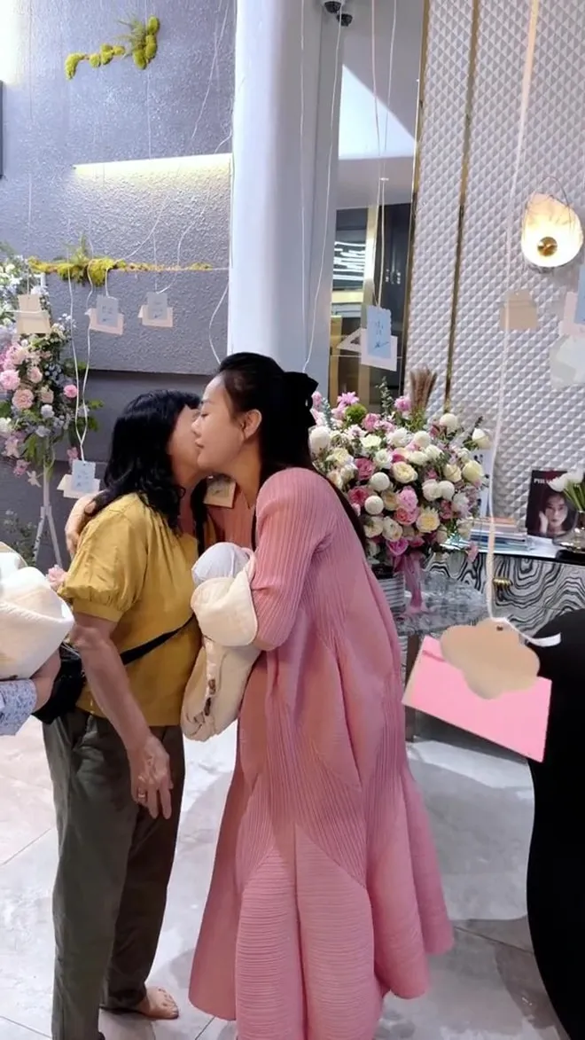 thai-do-me-chong-va-me-ruot-phuong-oanh (5)