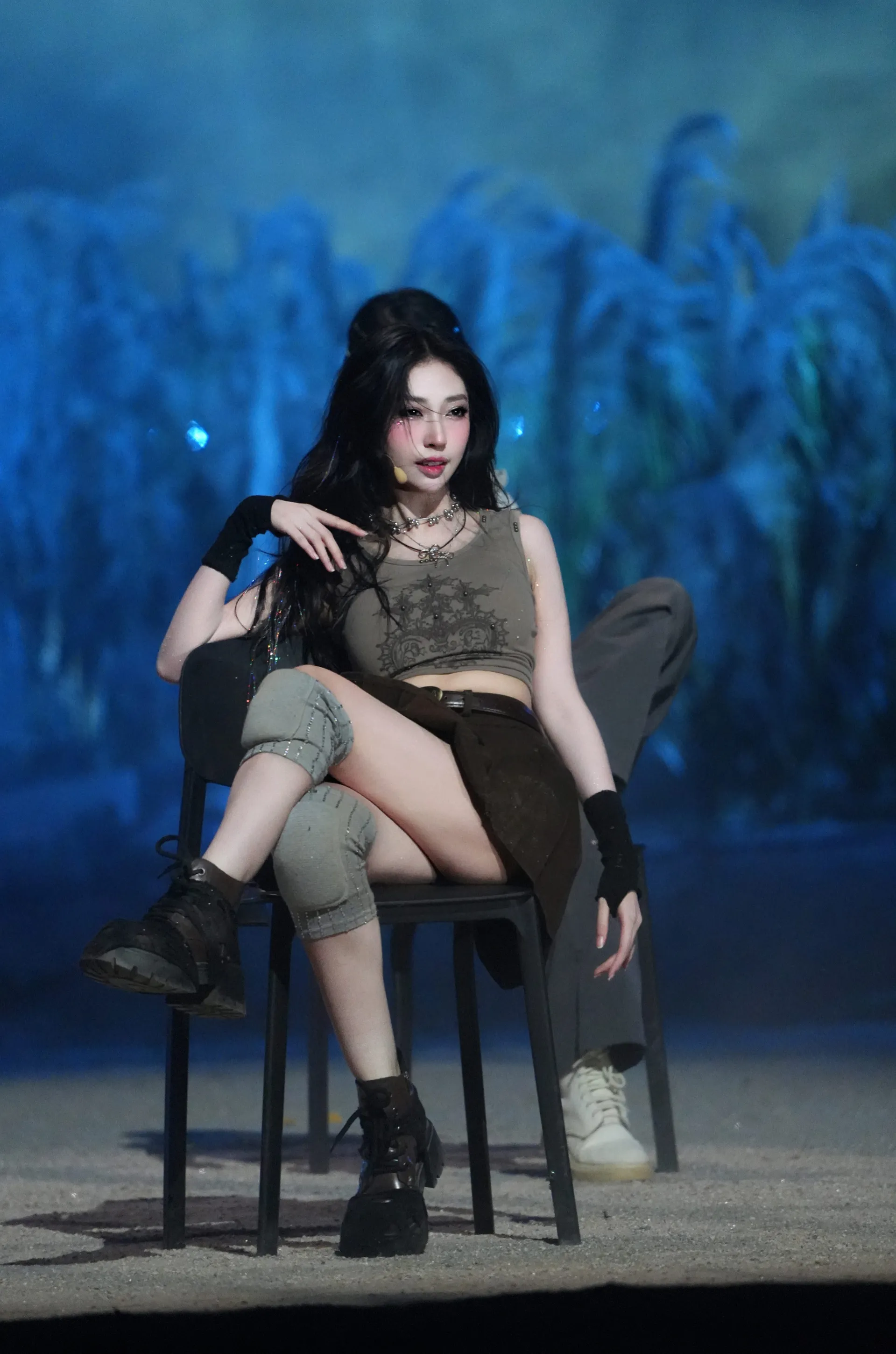 lunas-bung-no-tai-san-khau-dap-gio-trung-quoc (4)