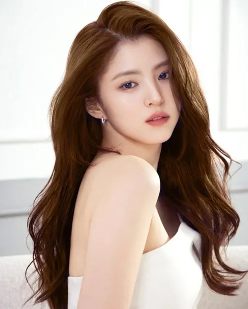 dien-mao-nu-chinh-gay-sot-trong-mv-sap-ra-mat-cua-Jungkook-BTS