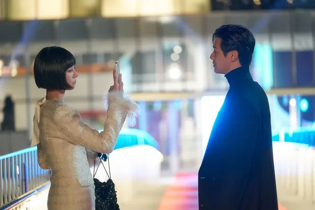 sao-nam-noi-tieng-10-nam-truoc-tung-la-cai-bong-cua-lee-min-ho-lot-xac-trong-phim-moi-khien-nguoi-xem-sung-sot