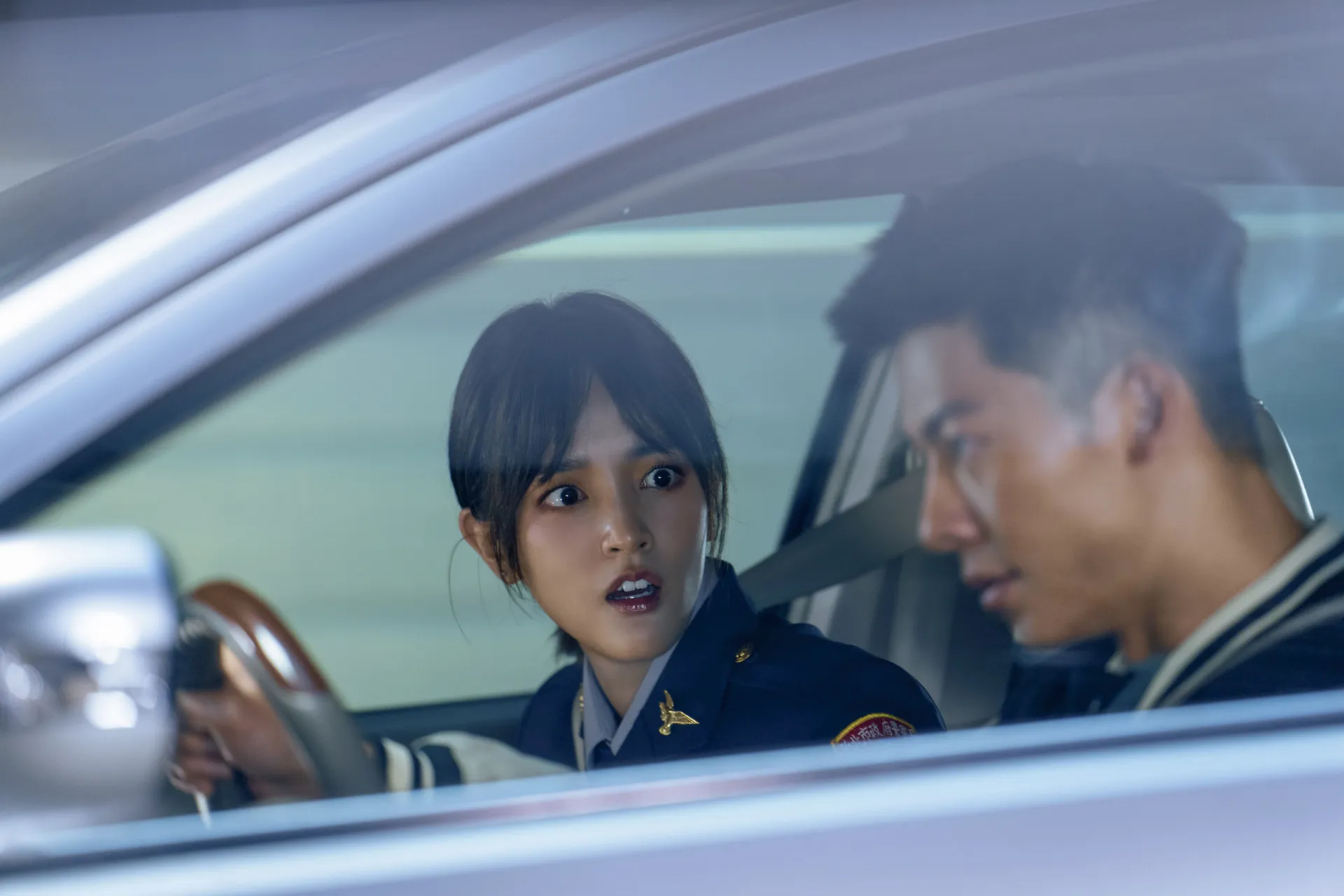 bo-phim-co-canh-nong-cua-hua-quan-han-doanh-thu-tram-ty-sap-chinh-thuc-do-bo-netflix (4)