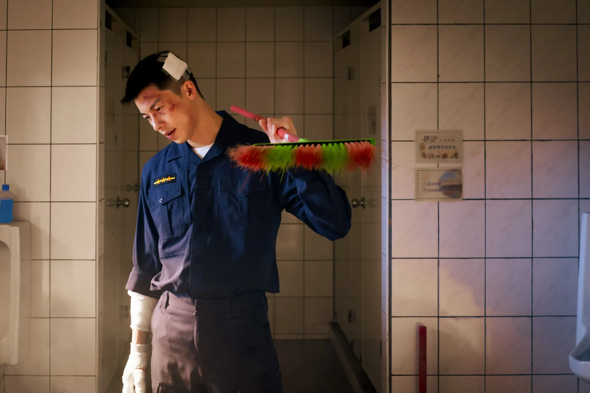 bo-phim-co-canh-nong-cua-hua-quan-han-doanh-thu-tram-ty-sap-chinh-thuc-do-bo-netflix (6)