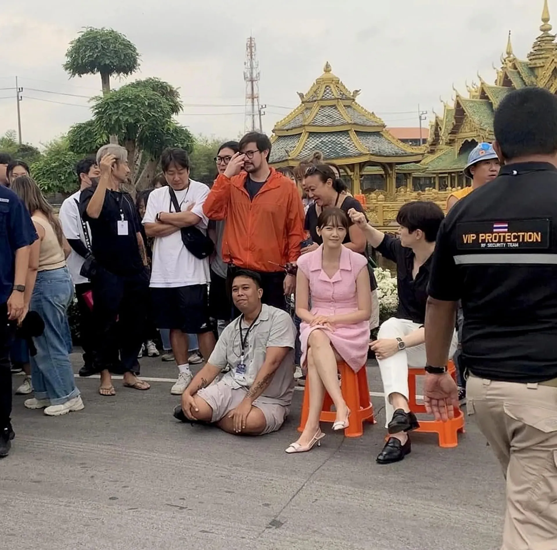 cap-doi-hot-nhat-man-anh-han-hien-tai-yoona-junho-gay-sot-vi-anh-hen-ho-tinh-tu-o-thai (1)