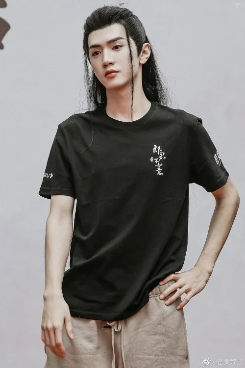 tao-hinh-cua-ban-trai-trieu-lo-tu-trong-phim-moi-netizen-ngao-ngan-nhin-banh-beo-hon-ca-nu-chinh