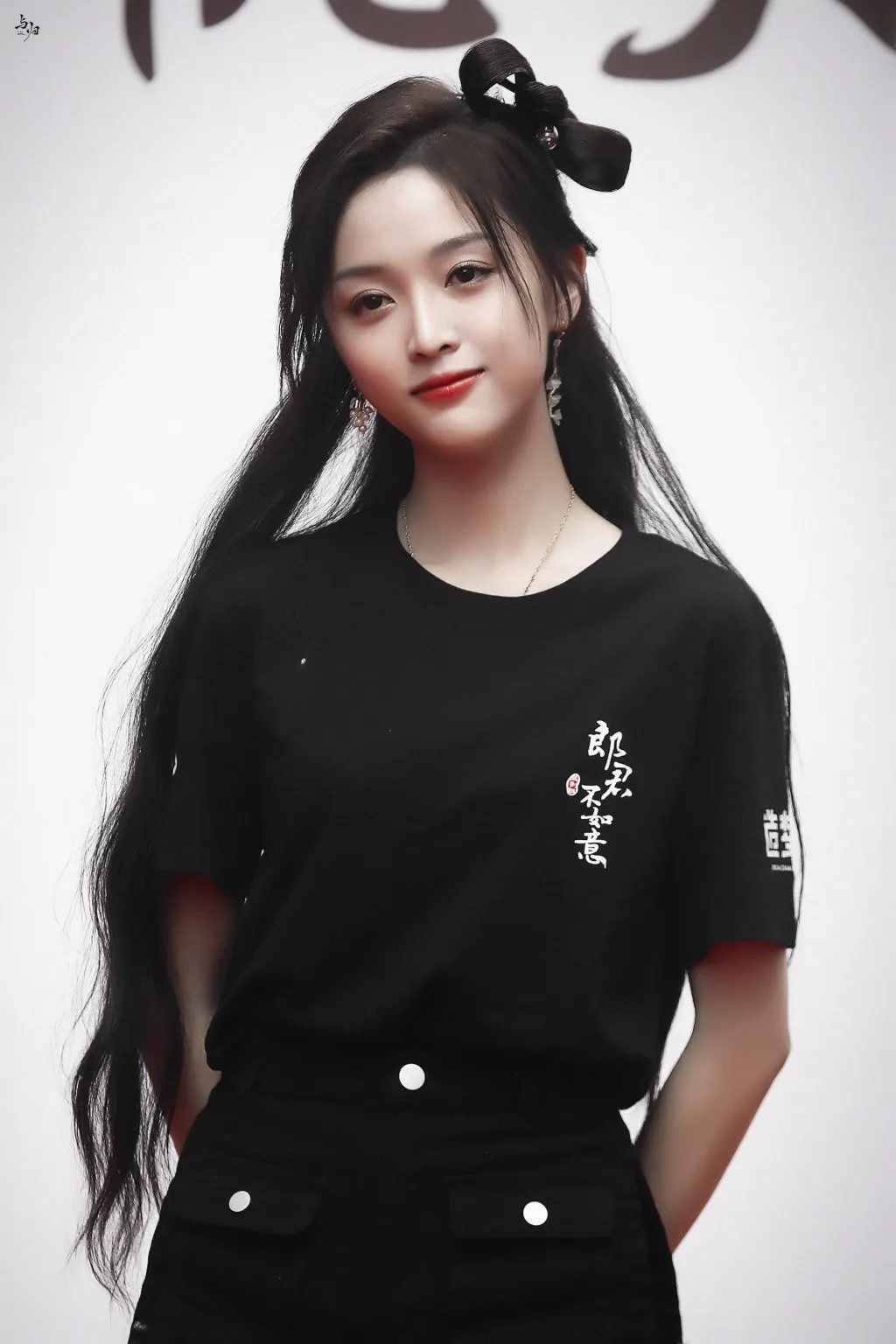 tao-hinh-cua-ban-trai-trieu-lo-tu-trong-phim-moi-netizen-ngao-ngan-nhin-banh-beo-hon-ca-nu-chinh