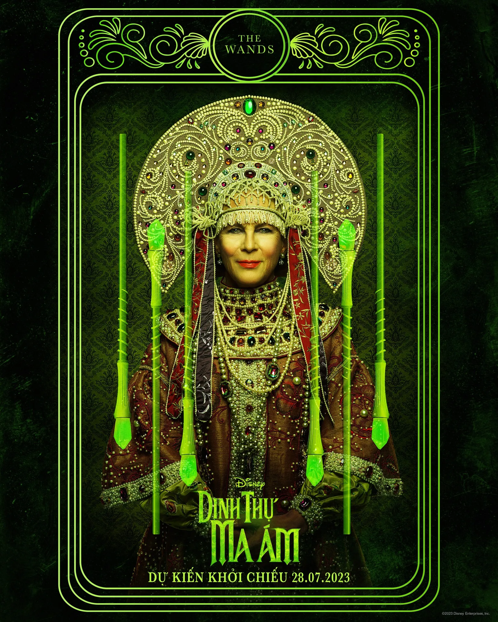 dinh-thu-ma-am-bua-tiec-kinh-di-hai-huoc-giua-rung-phim-day-u-am-dang-gia-thuong-thuc-trong-dip-he-nay