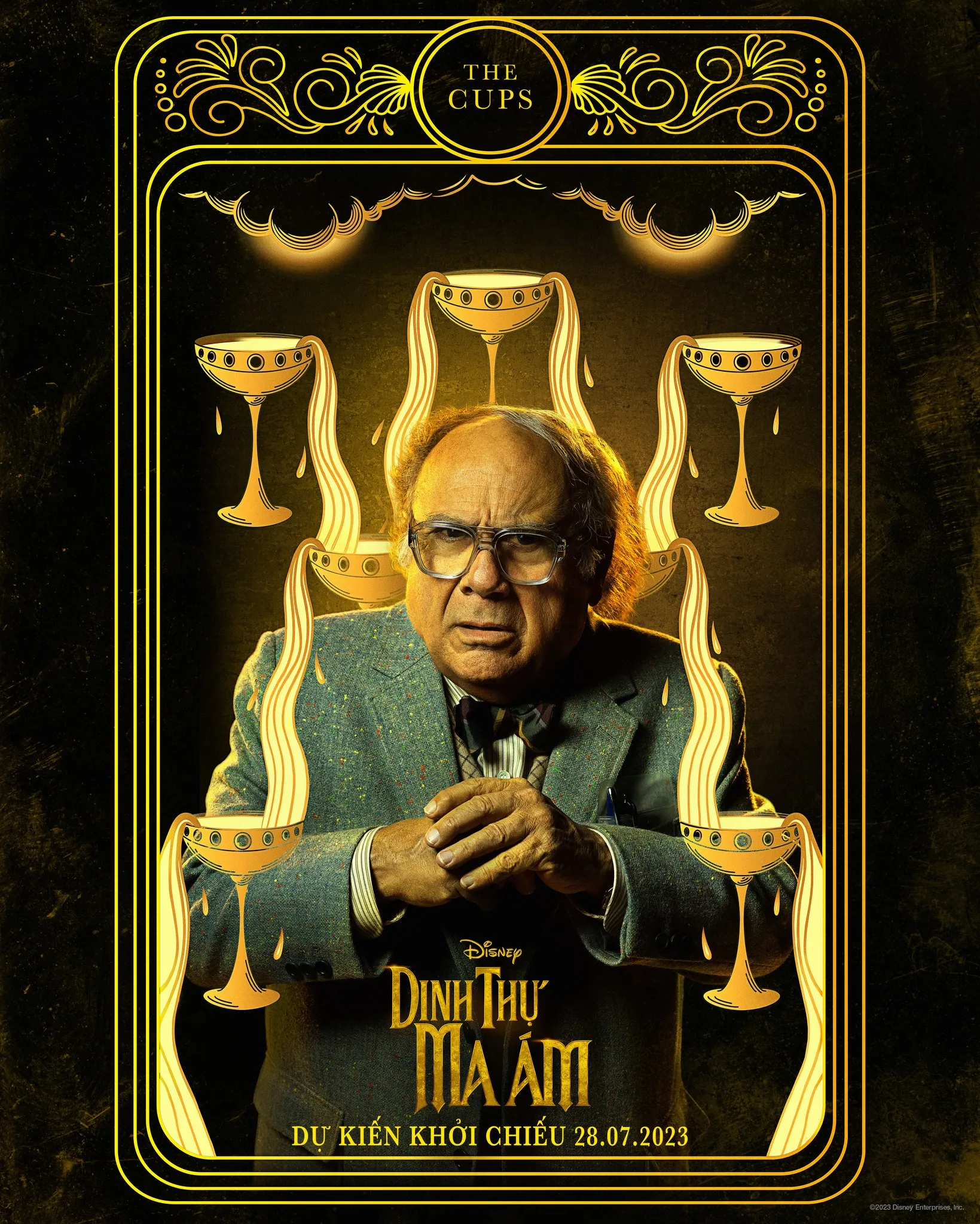 dinh-thu-ma-am-bua-tiec-kinh-di-hai-huoc-giua-rung-phim-day-u-am-dang-gia-thuong-thuc-trong-dip-he-nay