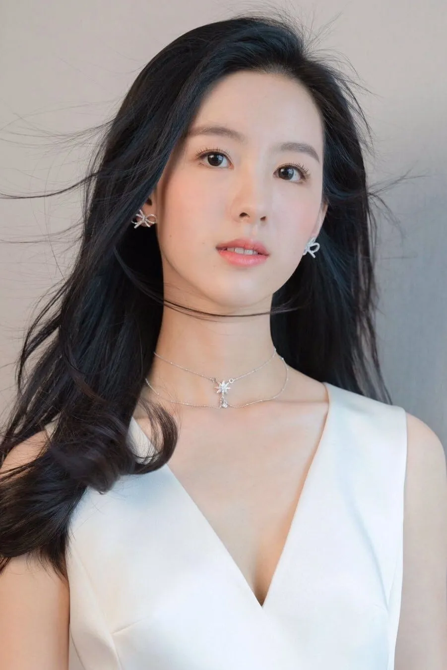 nu-dien-vien-duoc-menh-danh-luu-diec-phi-the-he-moi-co-the-khoc-trong-mot-giay-khien-khan-gia-khen-het-loi