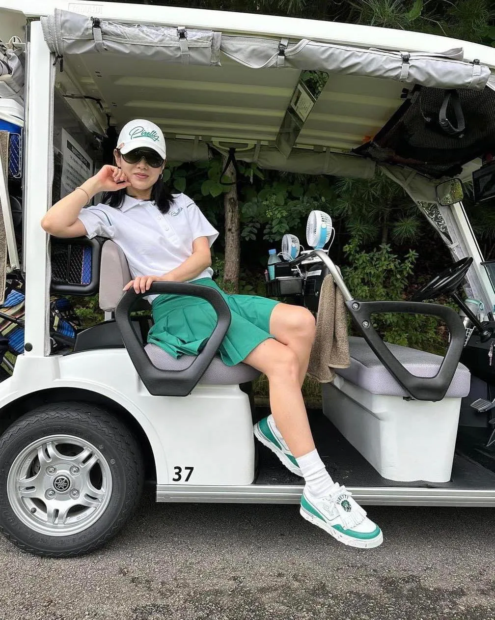 son-ye-jin-tiet-lo-1-dieu-khong-hai-long-ve-hyun-bin-hoi-chi-em-deu-dong-loat-gat-gu