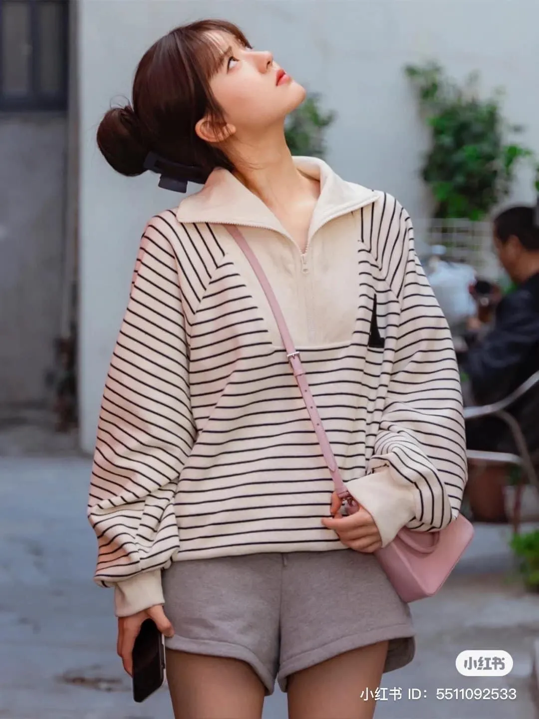 trieu-lo-tu-xuat-hien-voi-ve-ngoai-khac-la-nhin-cu-tuong-idol-kpop