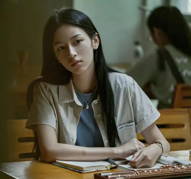 khan-gia-buc-xuc-voi-vai-dien-cua-nu-dien-vien-lam-anh-huong-den-bo-phim-hon-3000-ty-dong