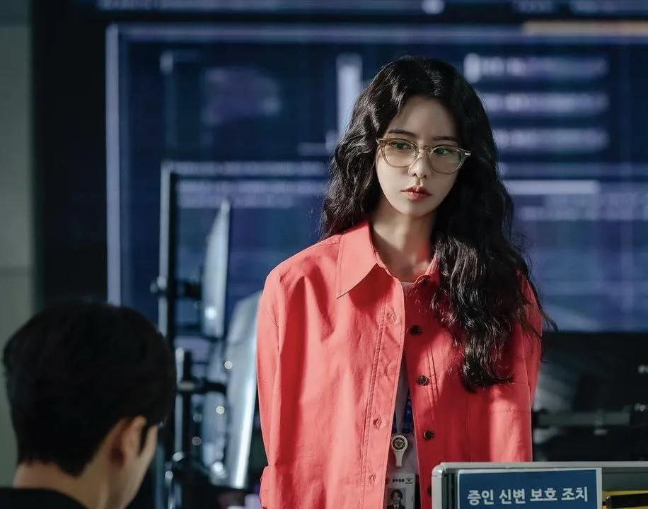 soc-voi-tao-hinh-cua-nu-hoang-canh-nong-lim-ji-yeon-trong-phim-moi