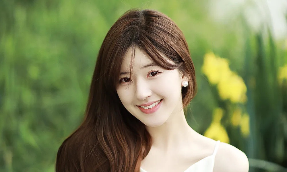 trieu-lo-tu-bi-to-chinh-sua-anh-qua-da-khai-gian-chieu-cao-khien-netizen-ngan-ngam