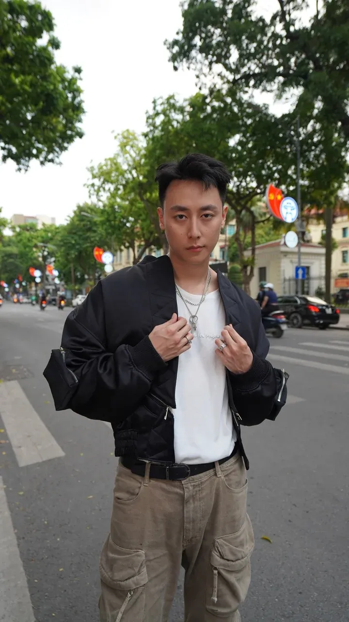 nam-than-dien-trai-man-anh-Viet-tiet-lo-tung-bi-tram-cam-tro-lai-sau-loat-bien-co-trong-qua-khu