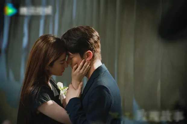 Hoac-Kien-Hoa-tai-xuat-man-anh-o-tuoi-u50-dong-cap-cung-Luu-Diec-Phi