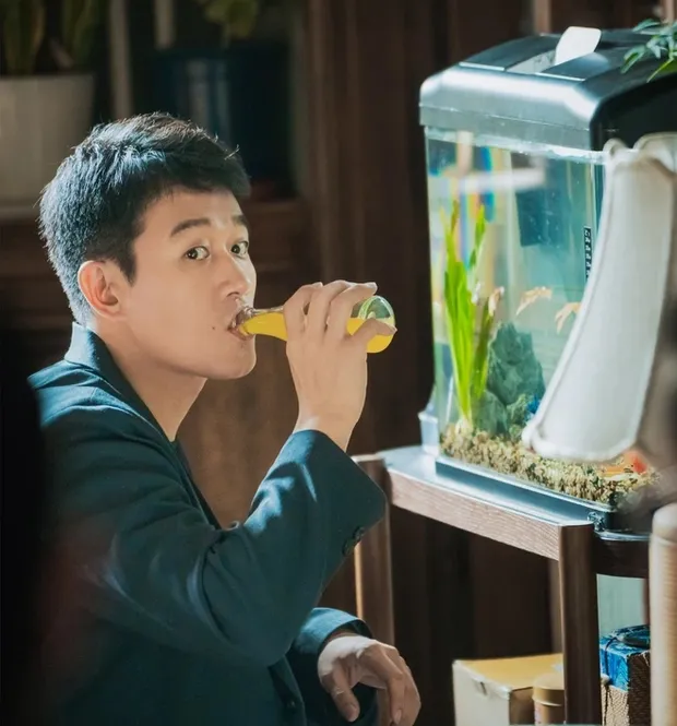 Hoac-Kien-Hoa-tai-xuat-man-anh-o-tuoi-u50-dong-cap-cung-Luu-Diec-Phi