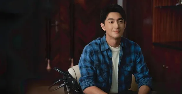 Hoac-Kien-Hoa-tai-xuat-man-anh-o-tuoi-u50-dong-cap-cung-Luu-Diec-Phi