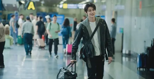 Hoac-Kien-Hoa-tai-xuat-man-anh-o-tuoi-u50-dong-cap-cung-Luu-Diec-Phi