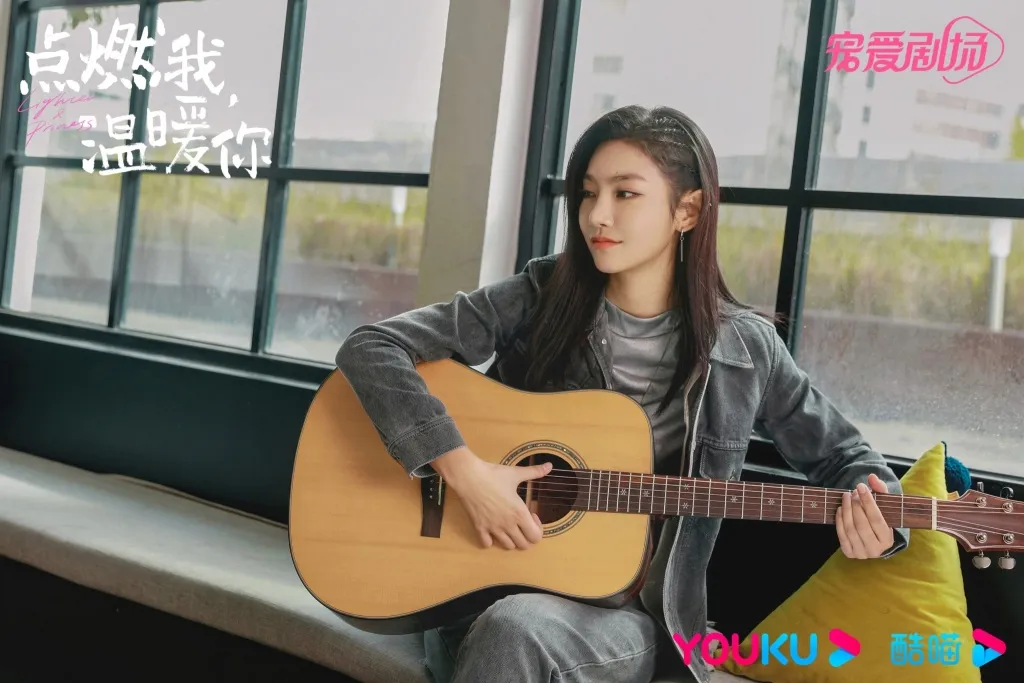 sao-nu-gay-chu-y-du-chi-dong-vai-phu-trong-Van-Chi-Vu-dien-xuat-xuat-than-voi-5-bieu-cam-khac-nhau