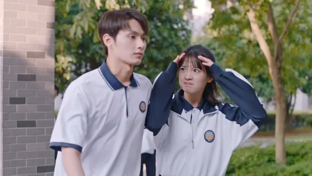 Nu-dien-vien-so-huong-khi-dong-cap-voi-dan-nam-than-Cbiz-du-nhan-sac-co-han