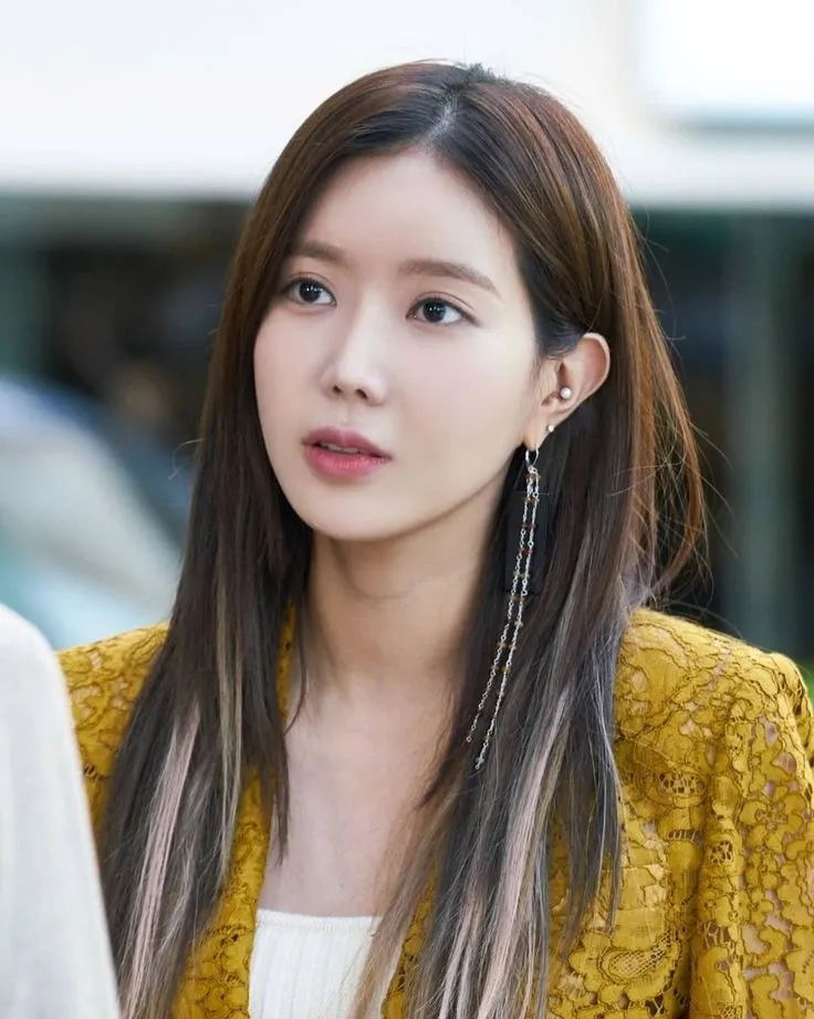 sao-nu-gay-chu-y-khi-tiet-lo-chuyen-dong-canh-hon-tan-6-tieng-voi-my-nam-Cha-Eun-Woo