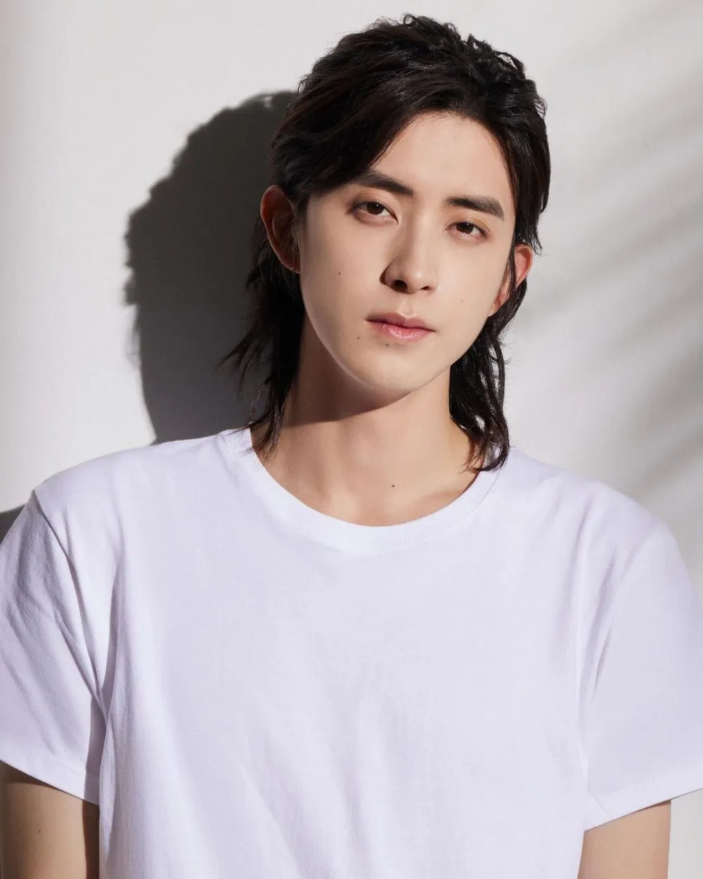 bach-loc-cong-khai-ben-tieu-soai-ca-moi-netizen-con-ran-ran-vi-nhan-sac-qua-doi-xinh-dep