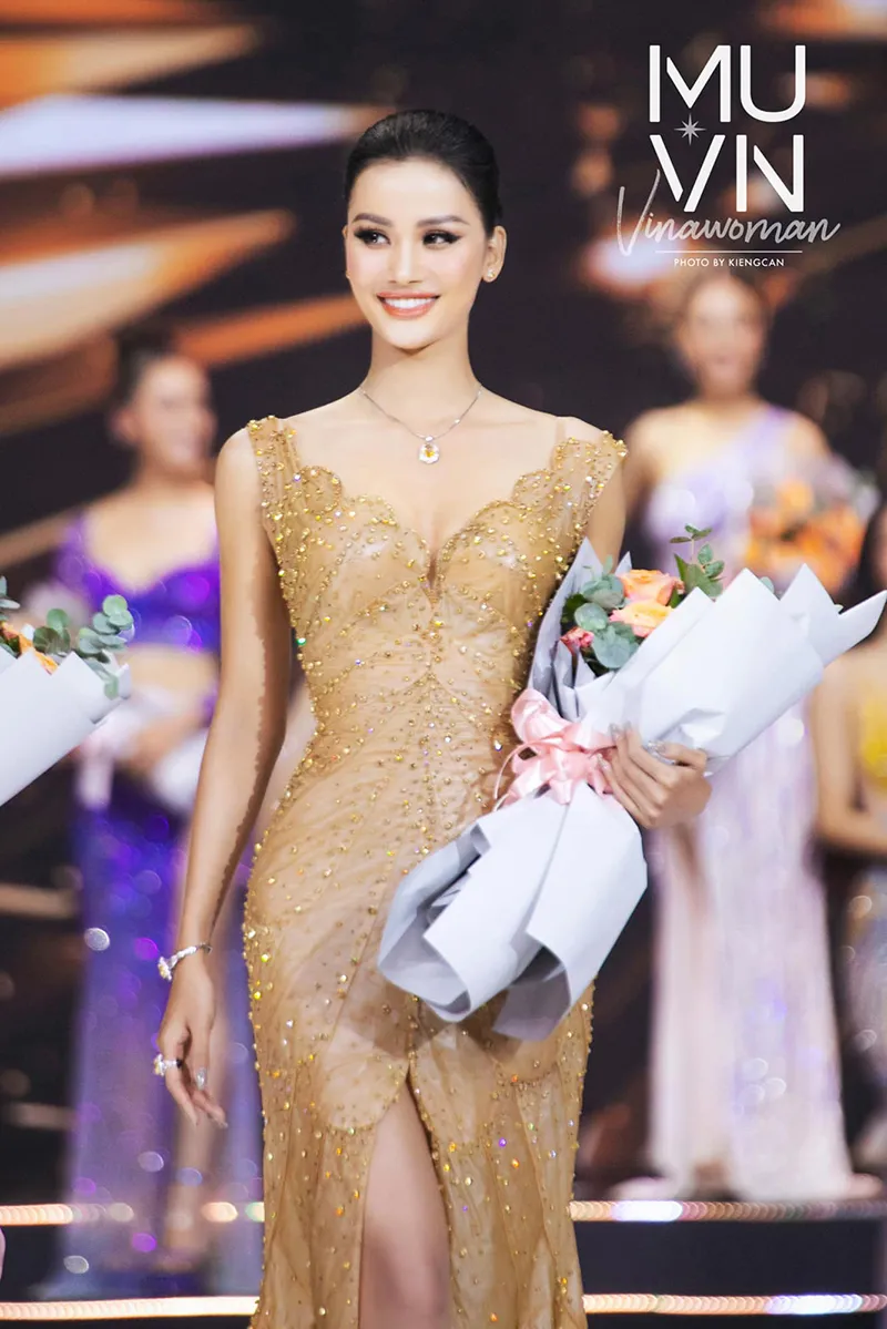 huong-ly-thay-the-thao-nhi-le-thi-miss-universe-4