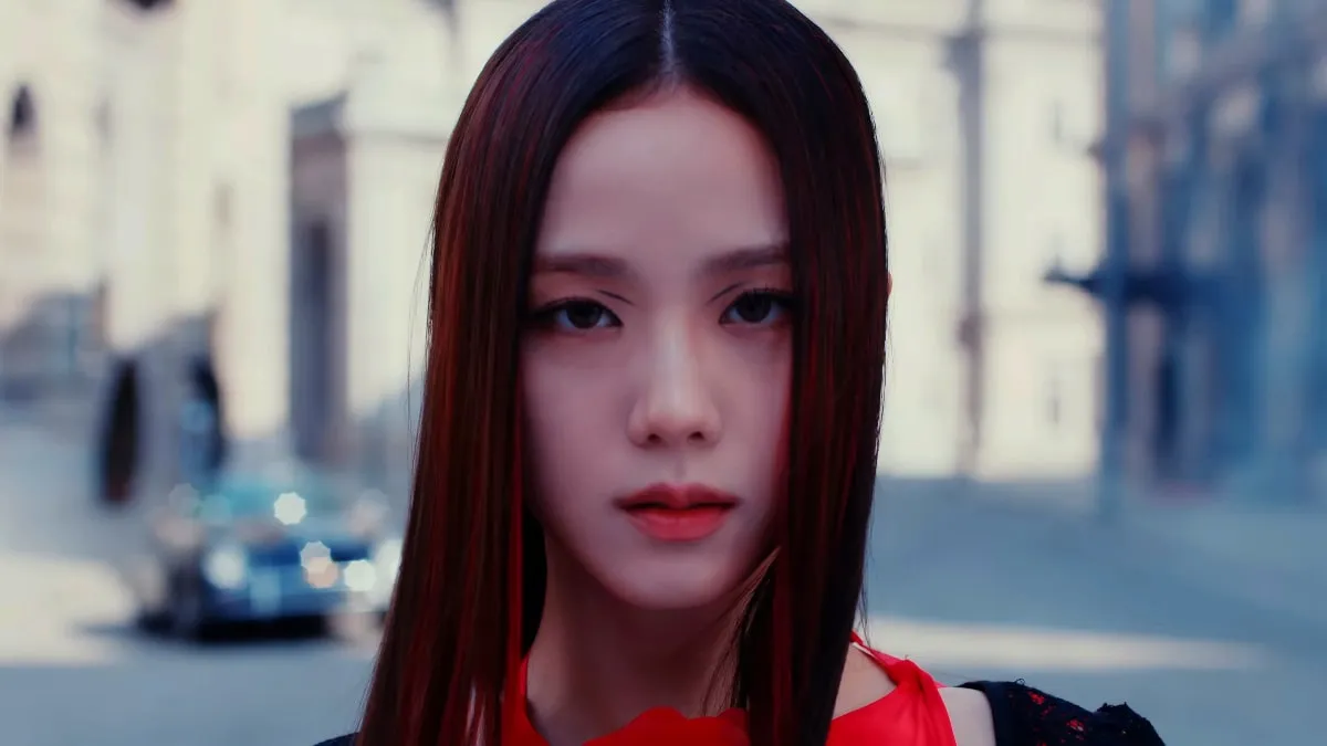 jisoo-thanh-tich-solo-4