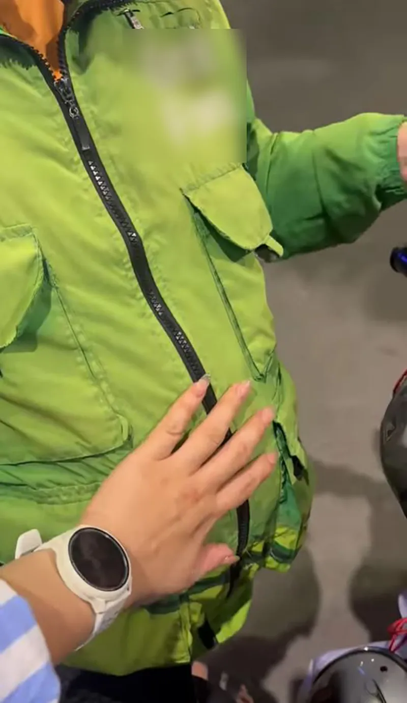 me-bau-8-thang-di-chay-xe-om-1