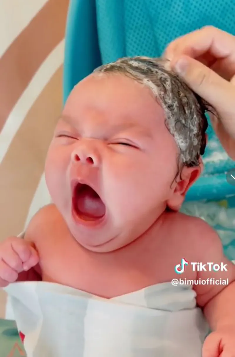 mui-xu-khoc-sau-1-thang-sinh-con-1