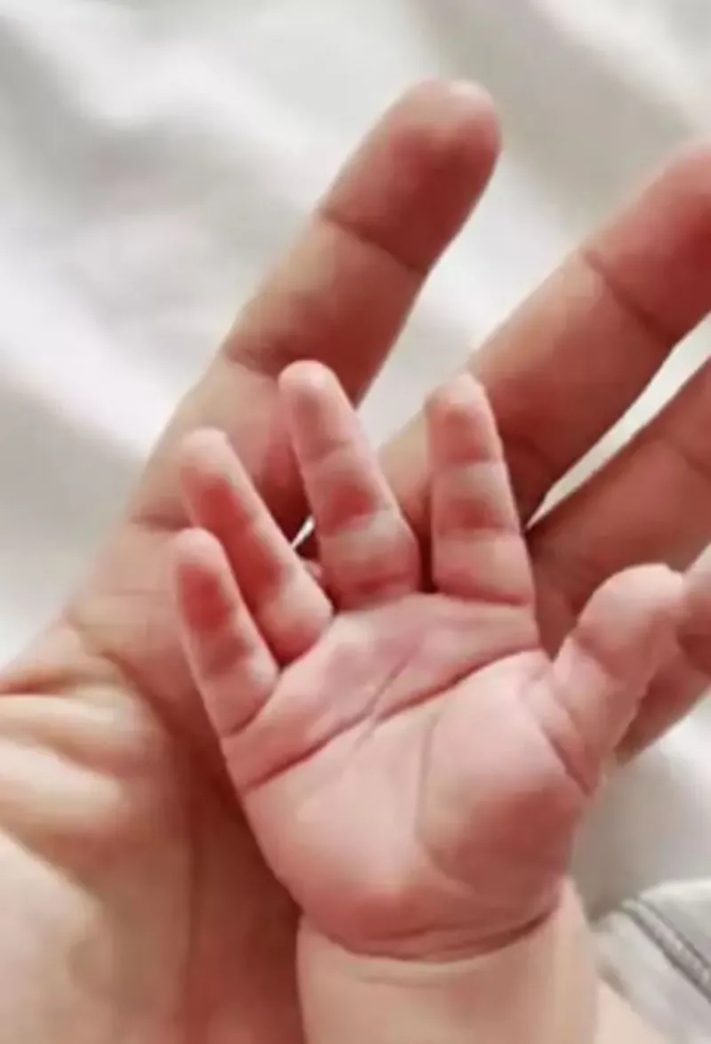 mui-xu-khoc-sau-1-thang-sinh-con-2