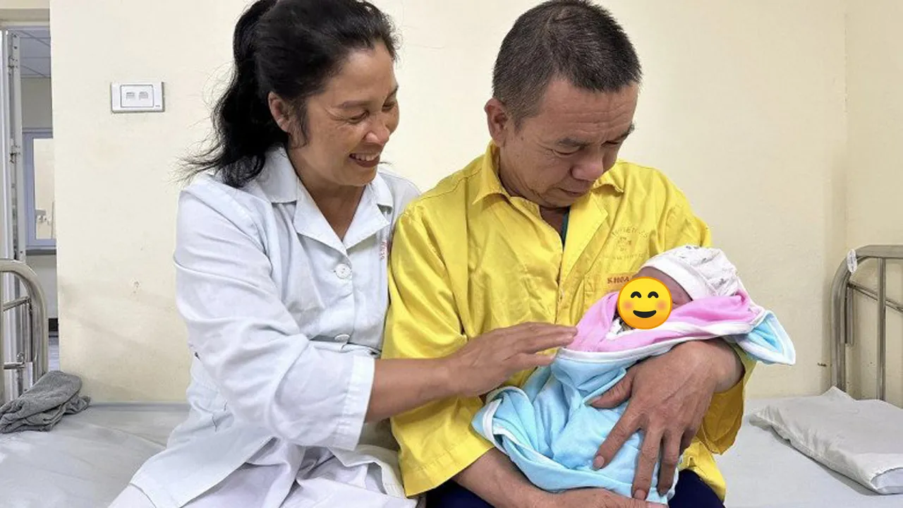 phu-nu-60-sinh-con-3