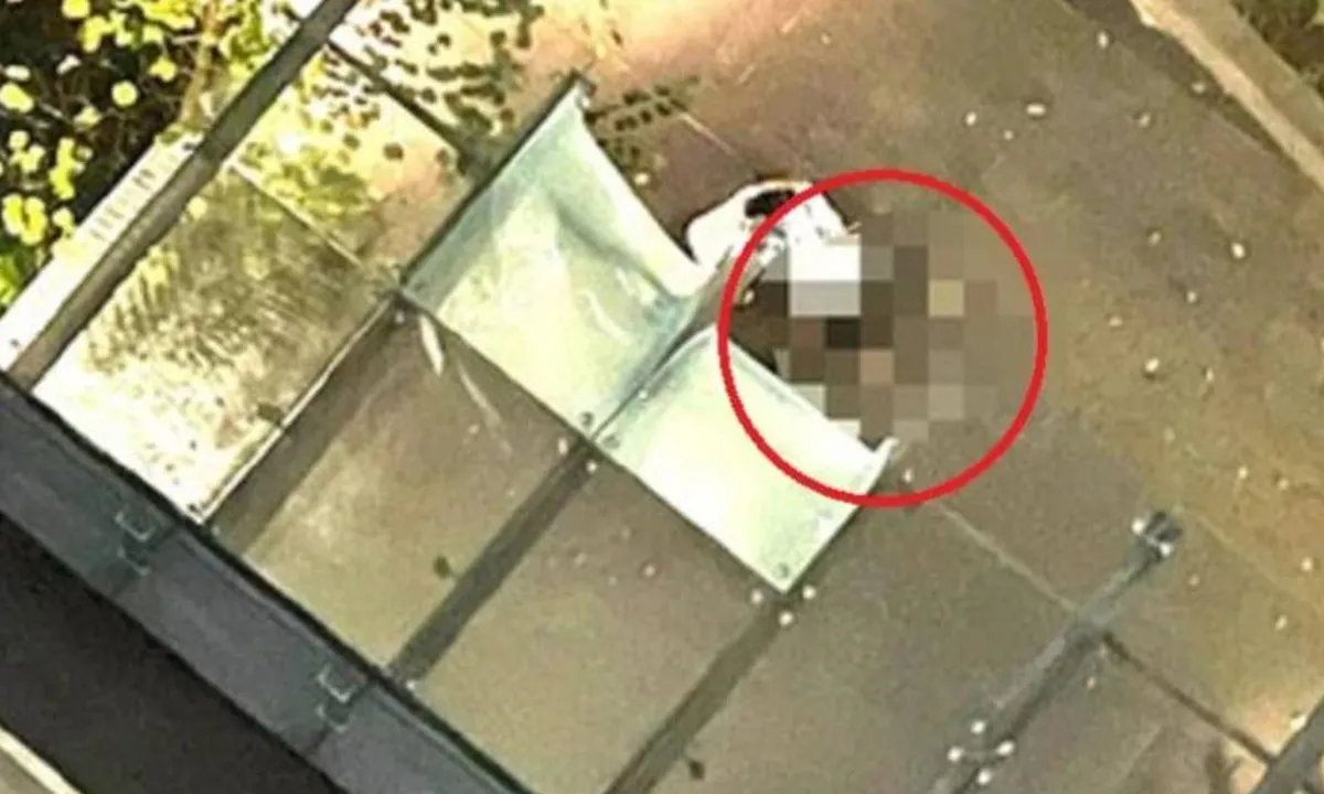 nua-dem-treo-cua-so-di-choi-bi-nga-1