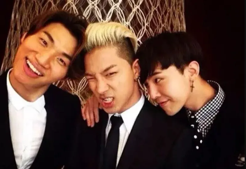 big-bang-tai-hop-chung-khung-hinh-1