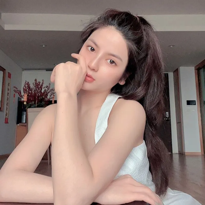 ban-gai-quang-hai-bi-phot-ban-hang-5