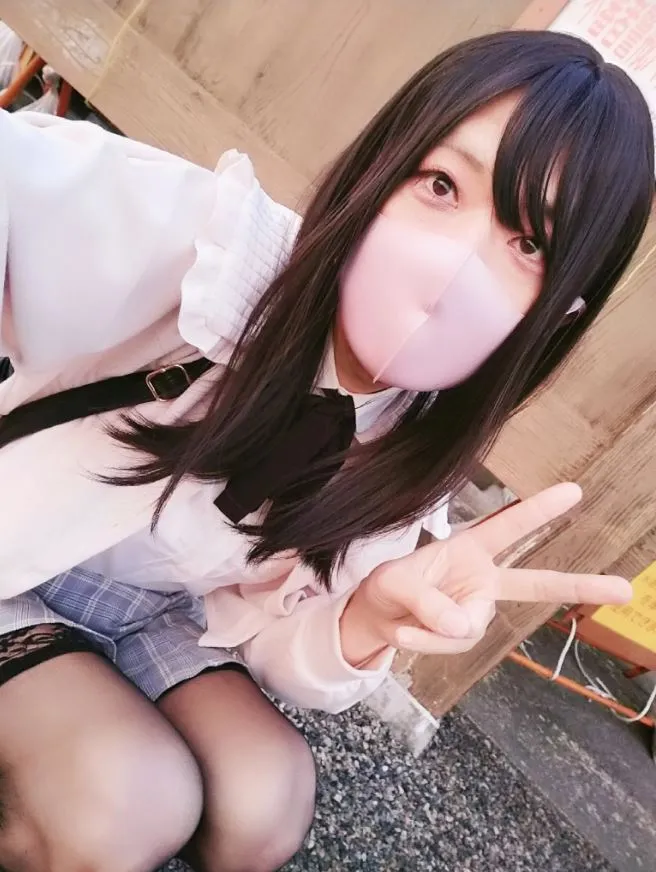 hot-girl-tren-mang-thuc-chat-la-ong-bo-mot-con-2