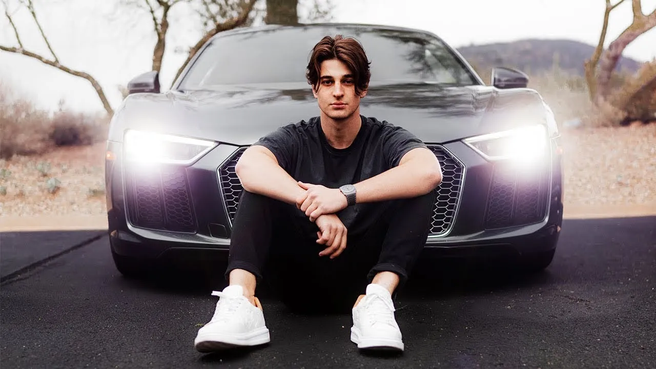 nam-youtuber-kiem-9-ty-mua-lamborghini-2