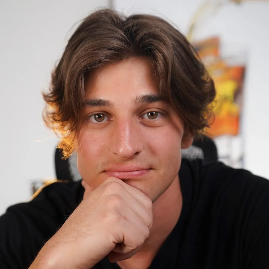 nam-youtuber-kiem-9-ty-mua-lamborghini-3