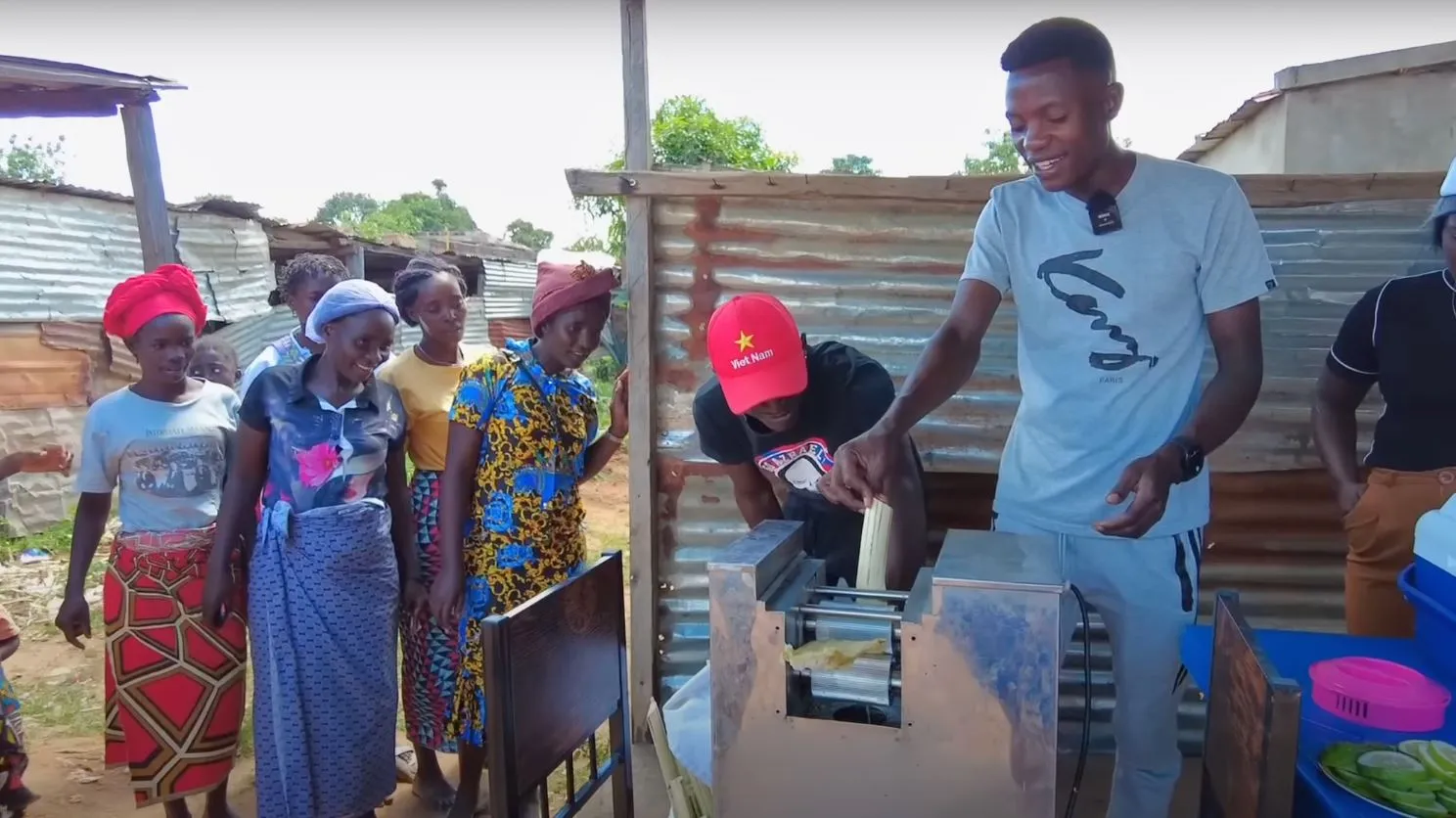 ban-than-quang-linh-vlog-ban-nuoc-mia-1